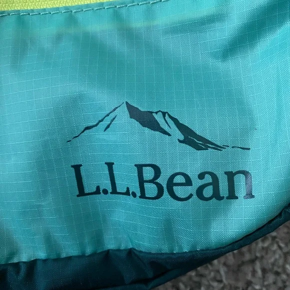 L.L. Bean Stowaway Hip Pack Soft Juniper Ultralight Belt Bag Crossbody - Picture 3 of 5